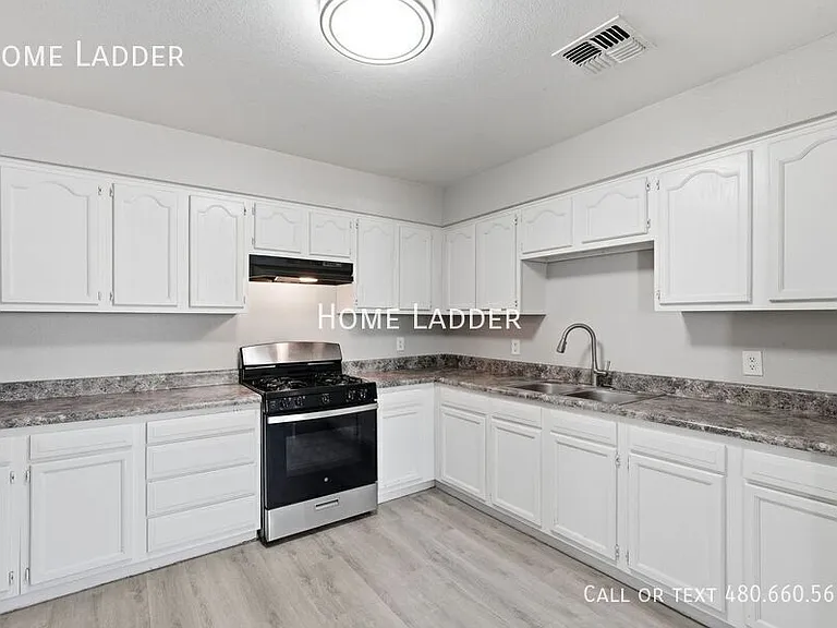 62 N Vista Ave — Photo 11