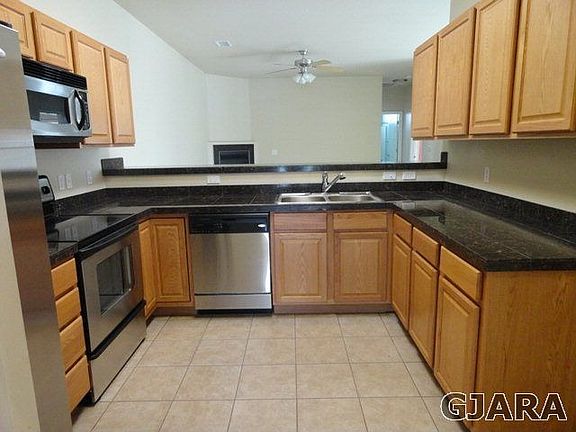 5th image of 3154 Ellingwood Ave