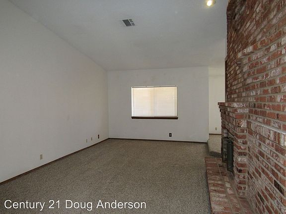 3rd image of 3241 Larwood Dr