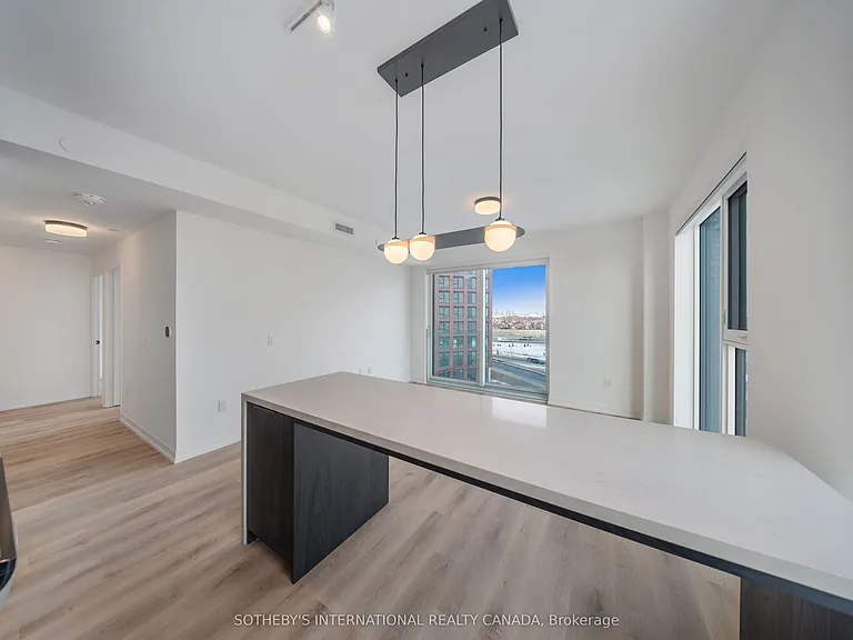 5 York Rd #402 — Photo 6