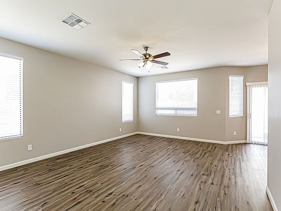 4th image of 9032 W Preston Ln