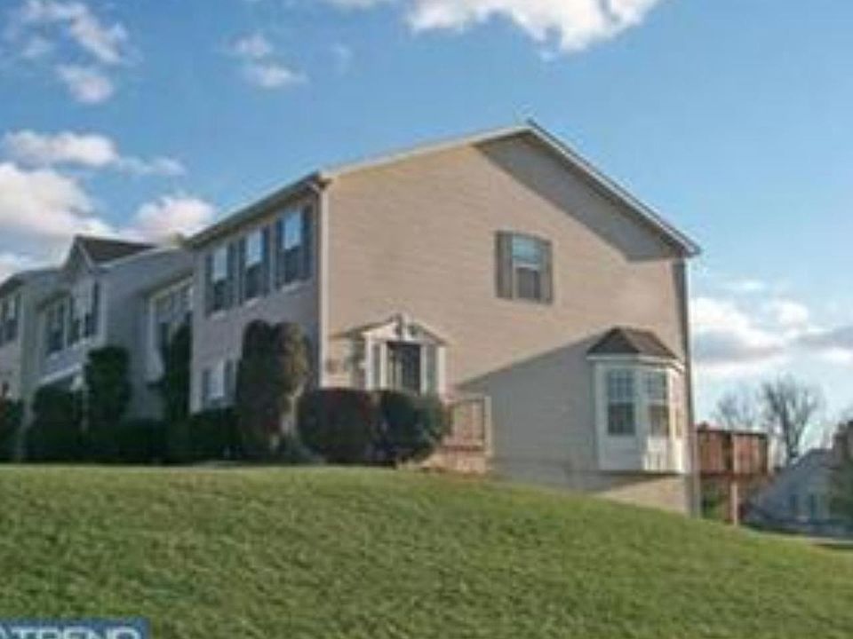 1st image of 700 Ashland Ct