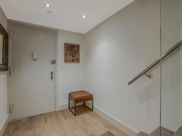 155 West 15th Street image 8 of 22