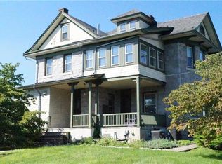 823 3rd St, Whitehall, PA 18052
