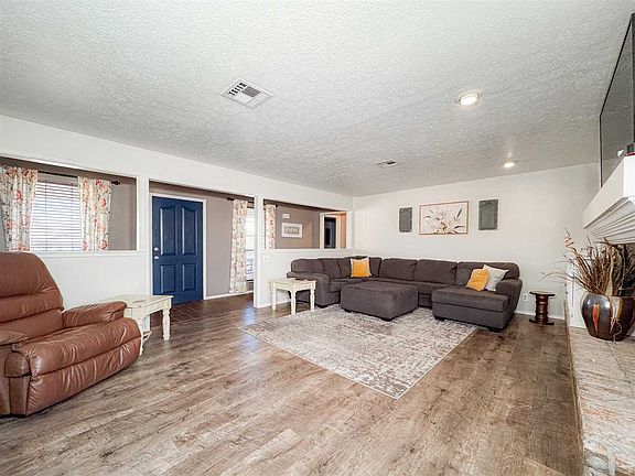 5th image of 2208 Canary Dr