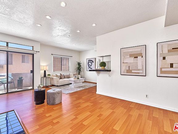 5th image of 431 S Kingsley Dr APT 205