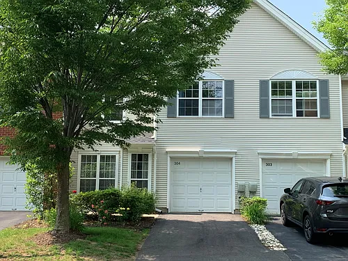 304 Harvest Ln Photo 1