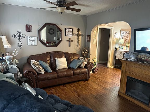 4th image of 340 Fielden St