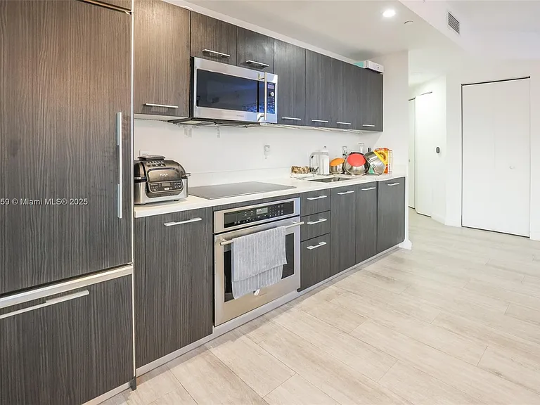 55 SW 9th St #3906 — Photo 22