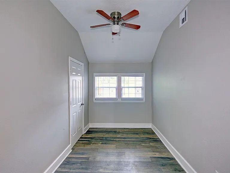 4220 Delhi St — Photo 19