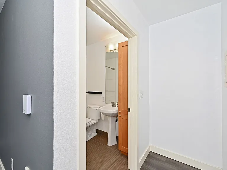 1610 Belmont Ave #513 — Photo 12