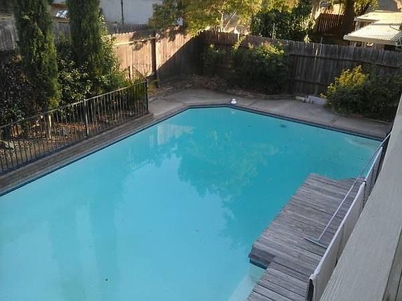 4th image of 9224 Vancouver Dr