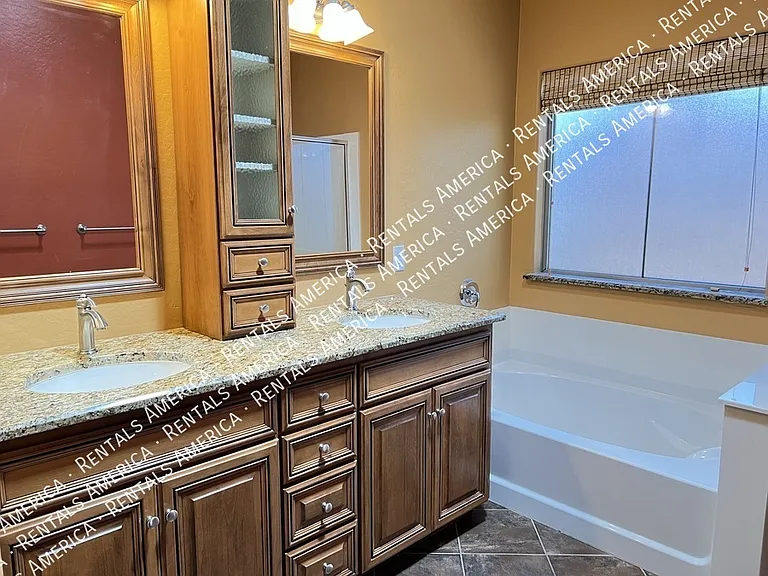 1536 E Fontana Dr — Photo 21