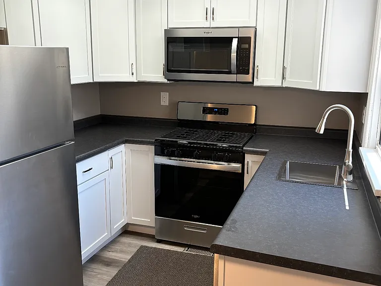 325 E Lincoln St — Photo 4