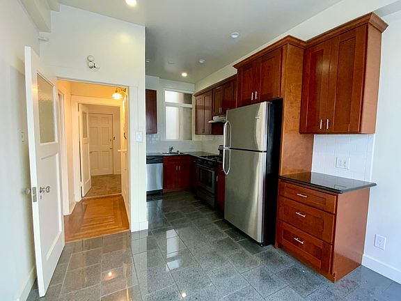 5th image of 770 Filbert St APT 1
