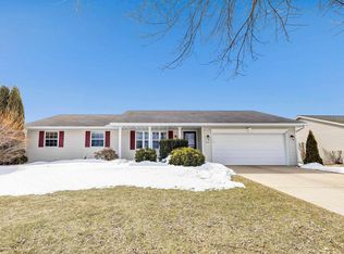 3154 Eastbreeze Ln, Green Bay, WI 54311