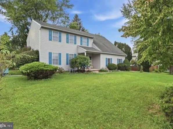 2880 Stillmeadow Ln, York, PA 17404