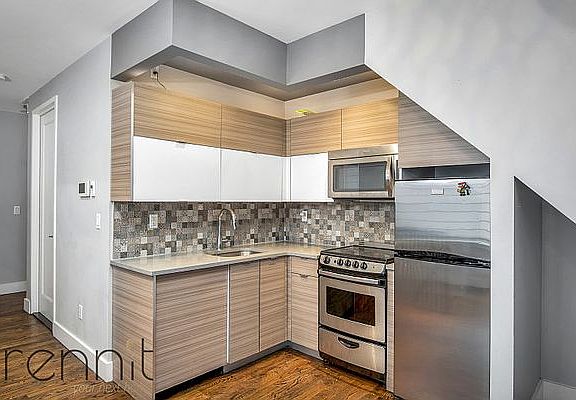 3rd image of 573 Van Buren St #1A