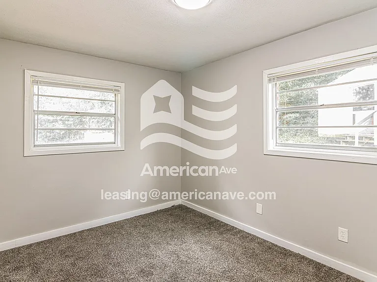 896733_011_bedroom_11.jpg