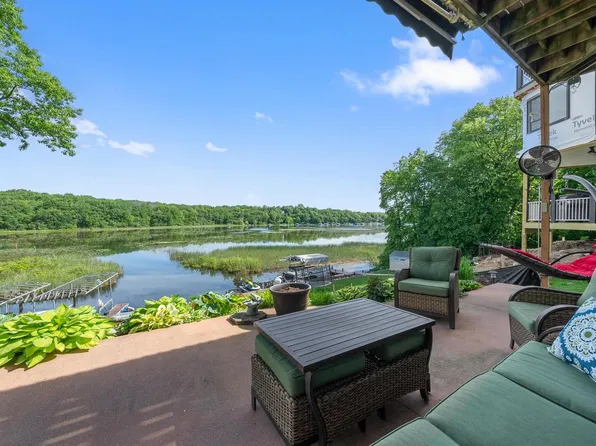 W5706 North DRIVE, Elkhorn, WI 53121