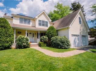 8 Gounod Rd, Westerly, RI 02891