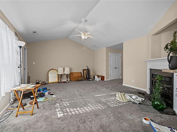3rd image of 1630 Stoneshire Ct