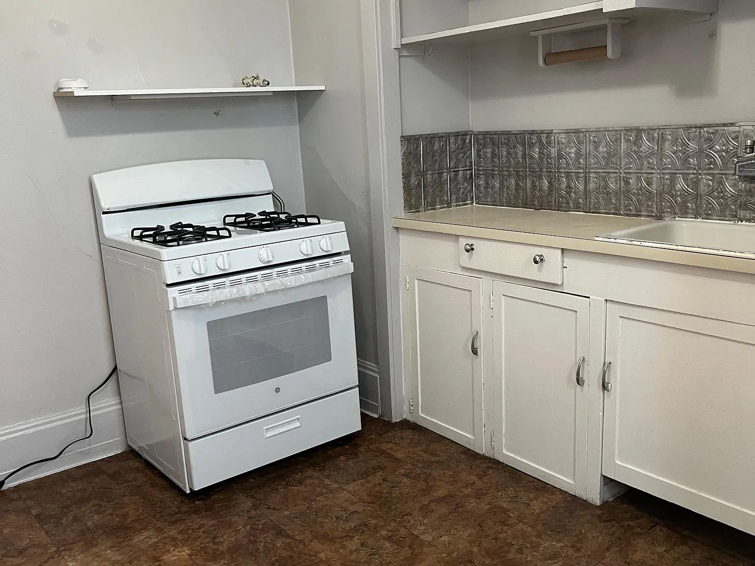 2 bed, 600 sqft, $1,850 — Photo 3