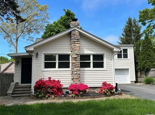 26 Jupiter Rd, Rocky Point, NY 11778