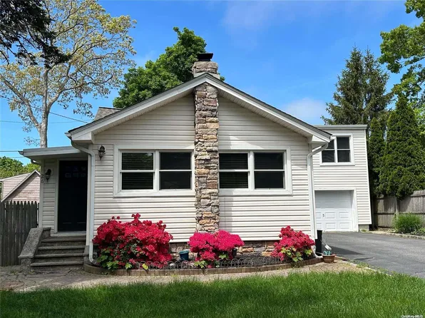 26 Jupiter Road, Rocky Point, NY 11778