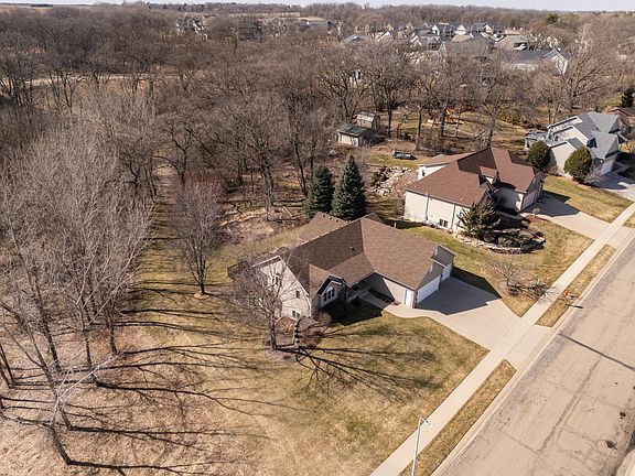 3rd image of 4931 Scenic View Dr SW