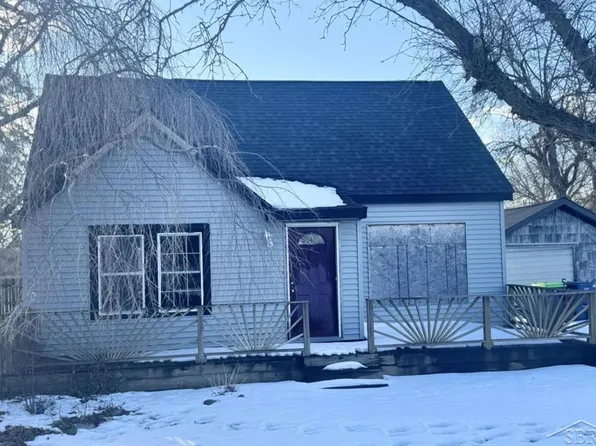 100 S Frost Dr, Saginaw, MI 48638