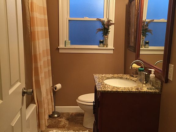 5th image of 313 E 21st St