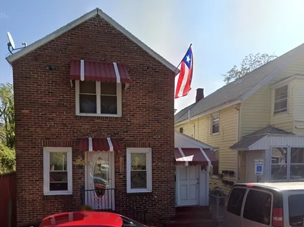 48 Clemente St, Holyoke, MA 01040