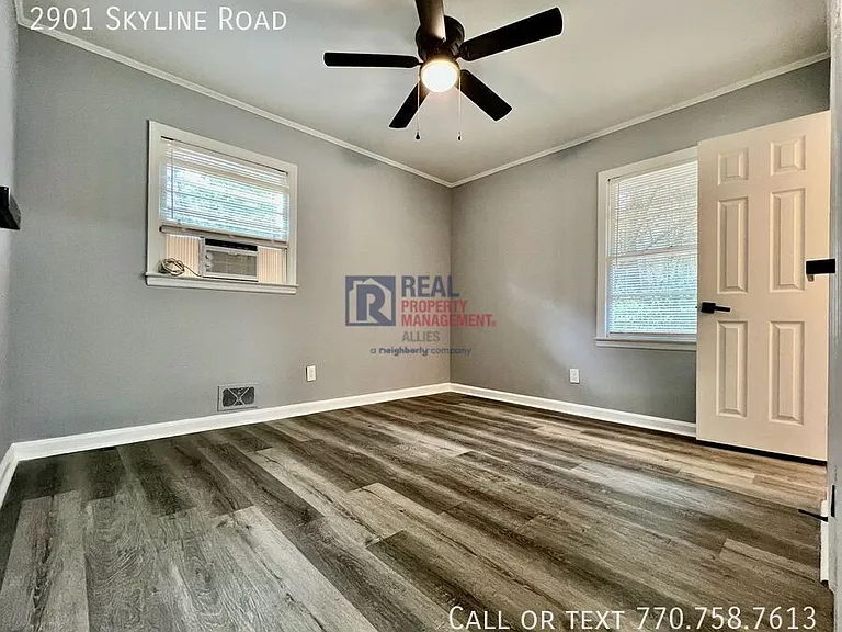 2901 Skyline Dr — Photo 3