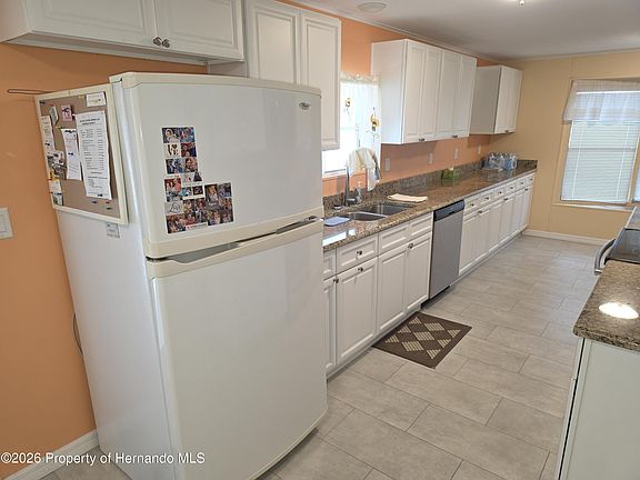 4th image of 15682 Brookridge Blvd