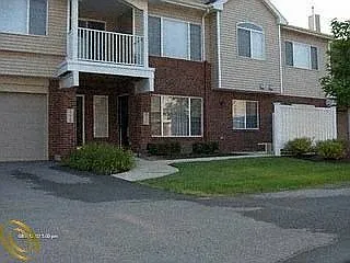 23020 Fairlane Blvd photo 1