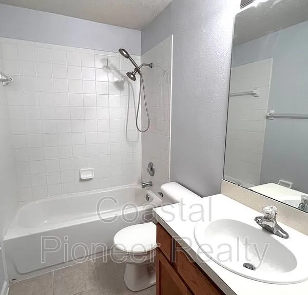 11404 Misty Isle Ln — Photo 23