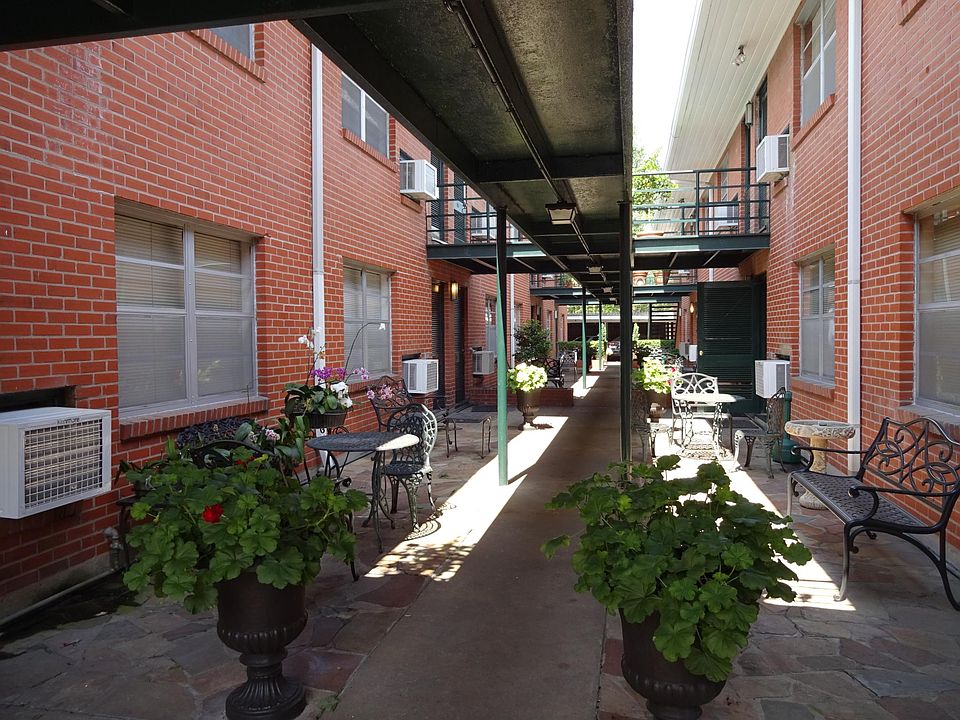1st image of 3110 Greenbriar Dr APT 5
