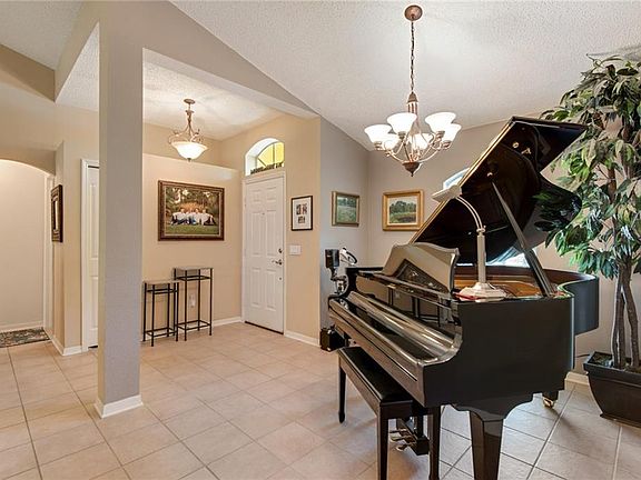 3rd image of 14710 Redcliff Dr