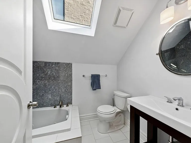 1836 W Rice St — Photo 10