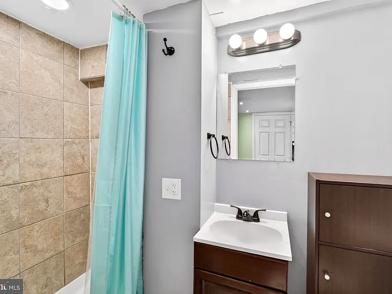 2225 Ellen Ave — Photo 19