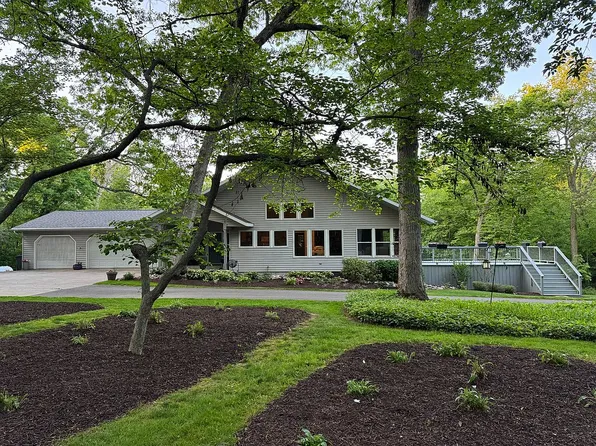 5888 Charolaise Rd, Freeport, IL 61032
