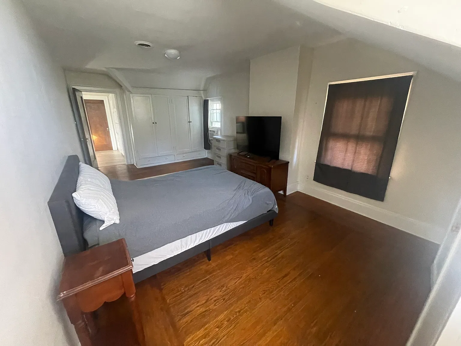 1 bed, 900 sqft, $1,200 — Photo 3
