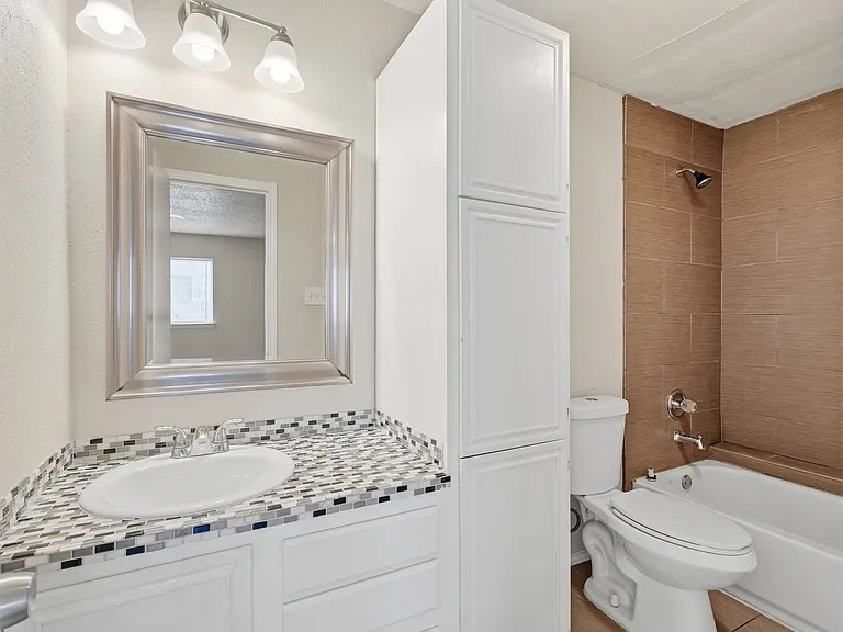 1373 Oakbluff Dr — Photo 16