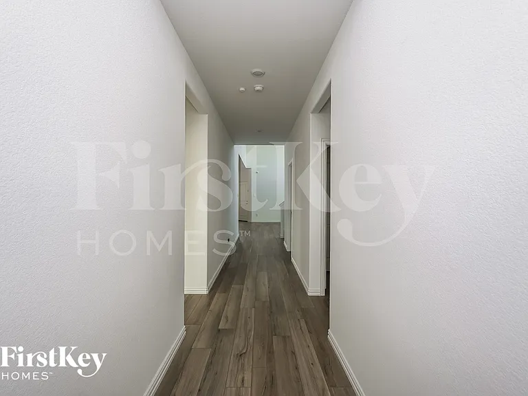 10049 Elkhorn Dr — Photo 13