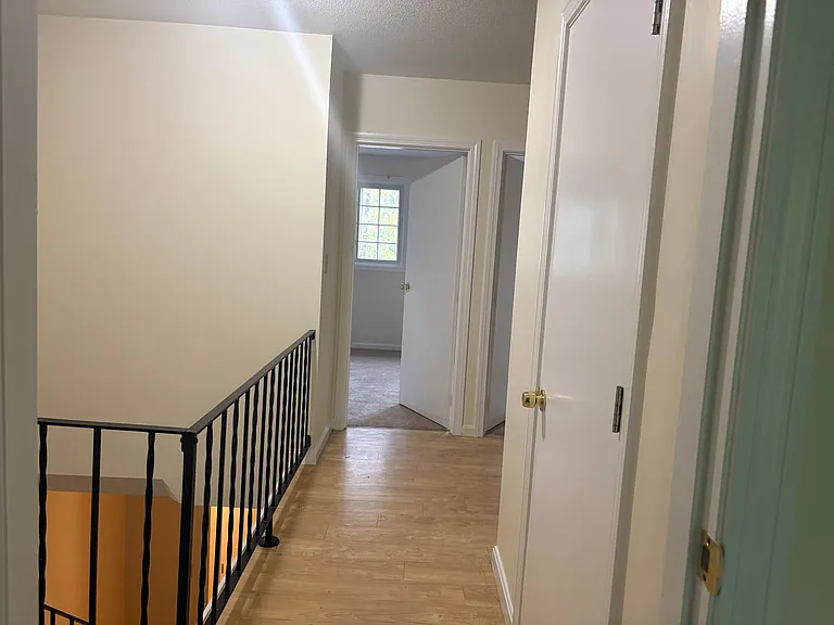Townhouse Road Apartments — Photo 11