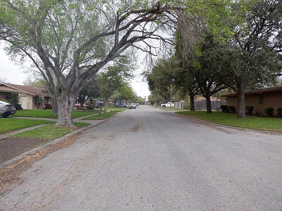 5th image of 224 Carol Ave
