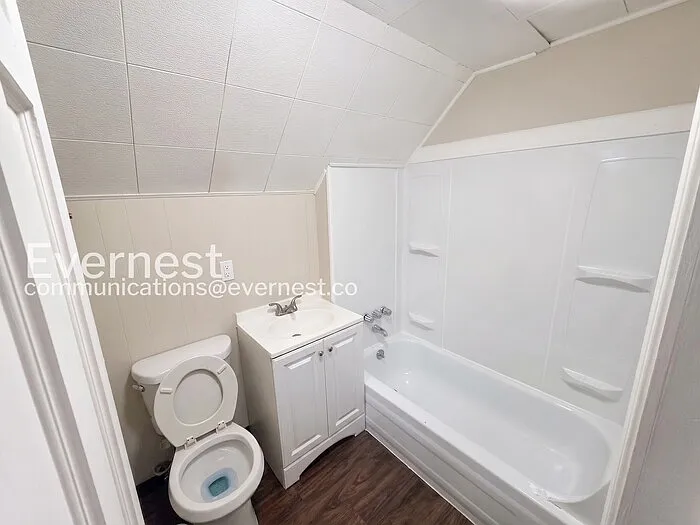 749 Racine Ave — Photo 16
