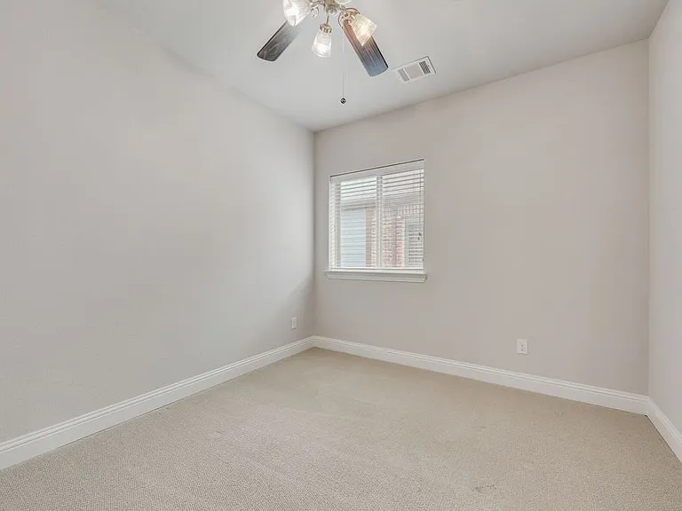 1127 Piedmont Ln — Photo 6