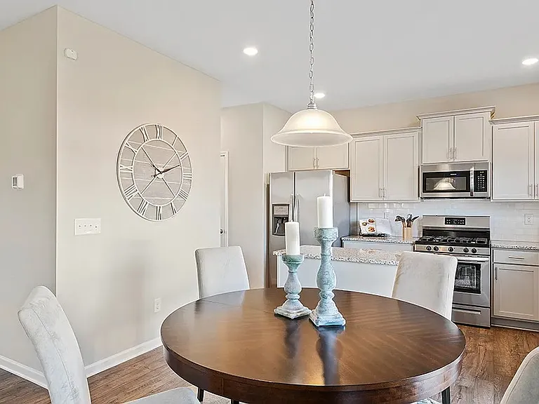 325 Tolbert Dr — Photo 7